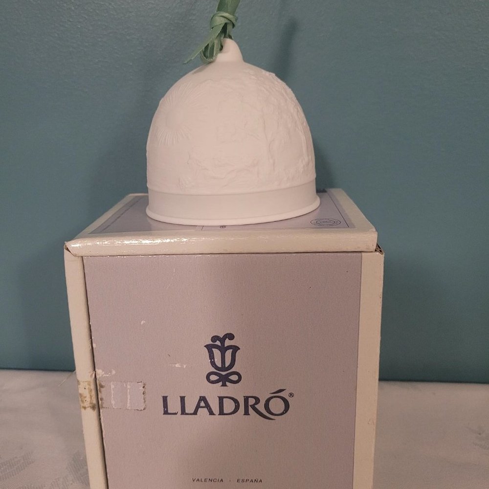 LLadro 1991 Collectors Society Bell- Green